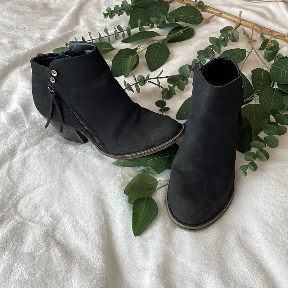 Size 9 Black Pop Boots
